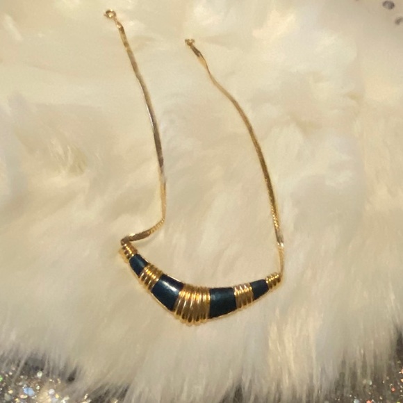 Necklaces and bracelets - Picture 11 of 12